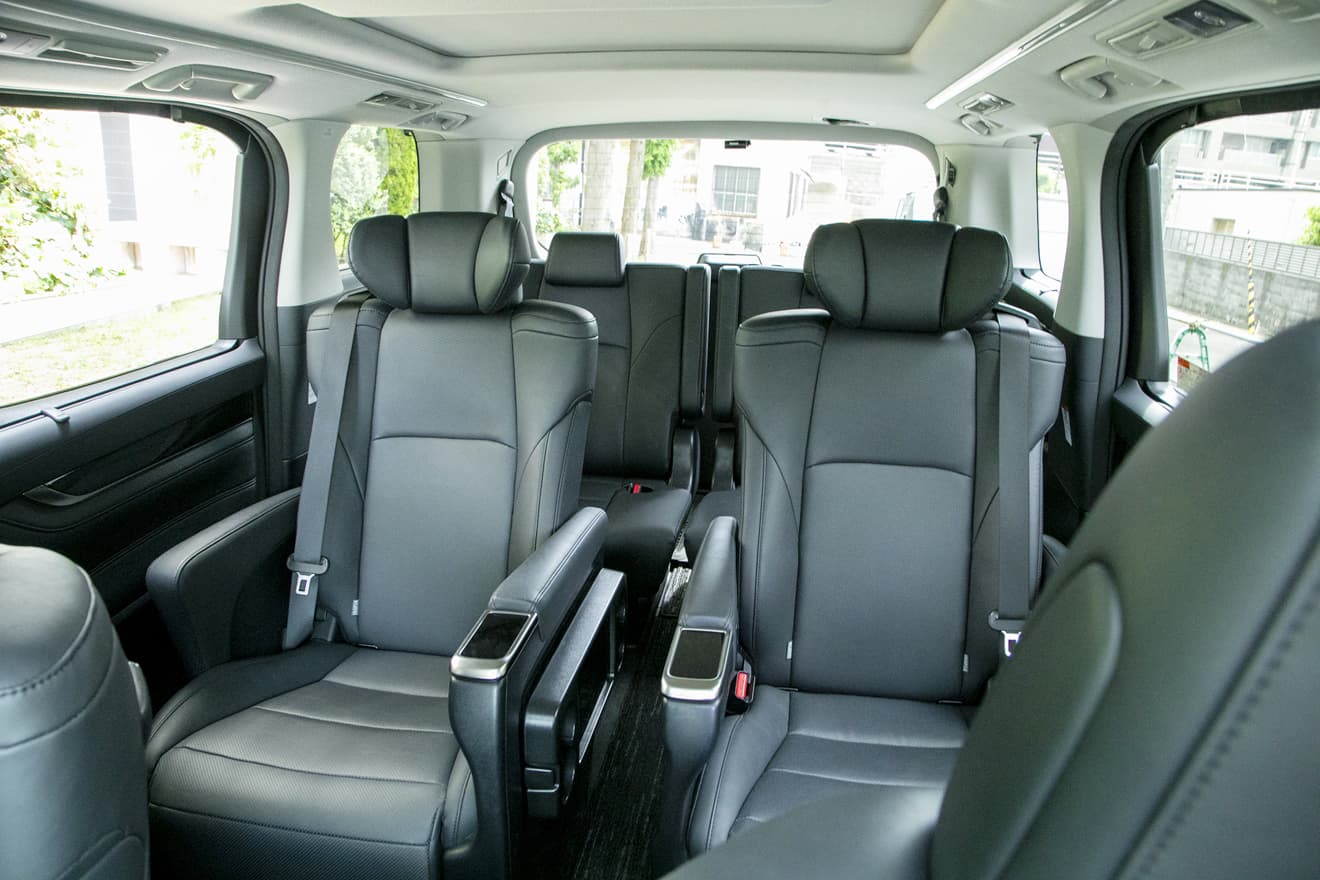 Kens Osaka Taxi 6seater Minivan Toyota Alphard image