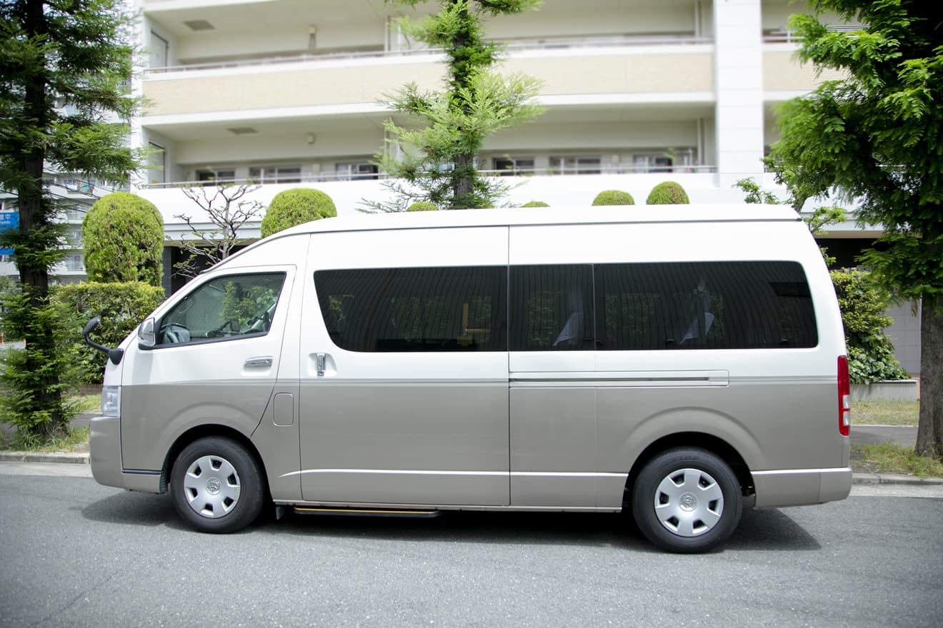 Kens Osaka Taxi 9seater Jumbo Toyota Hi-Ace image