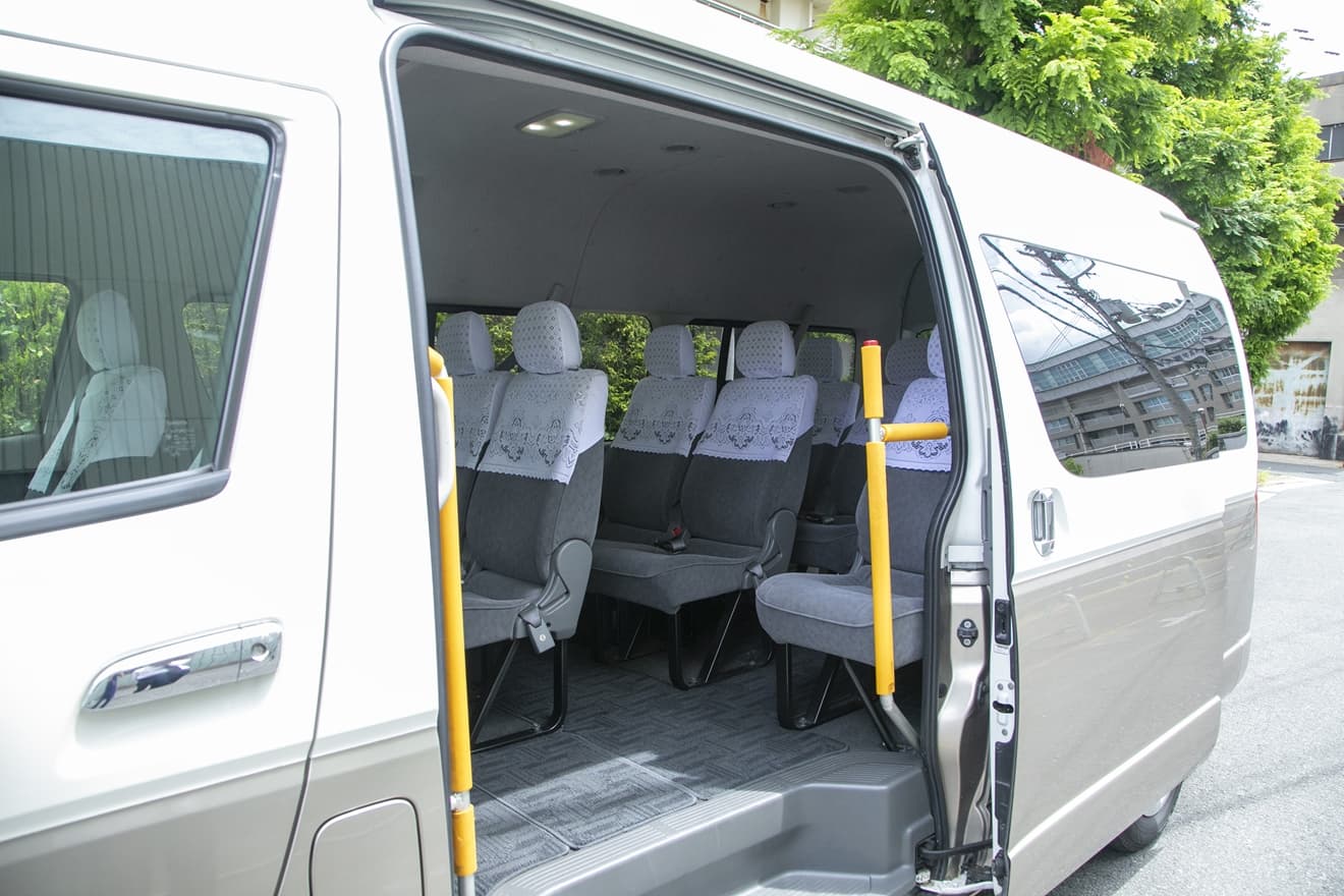 Kens Osaka Taxi 9seater Jumbo Toyota Hi-Ace image