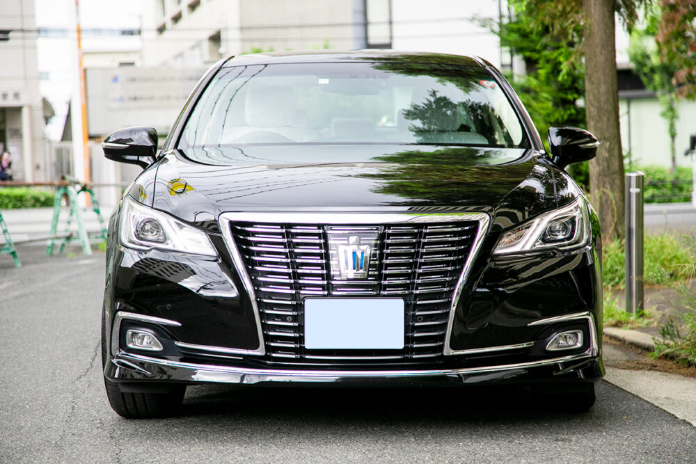 Kens Osaka Taxi luxury sedan taxi image