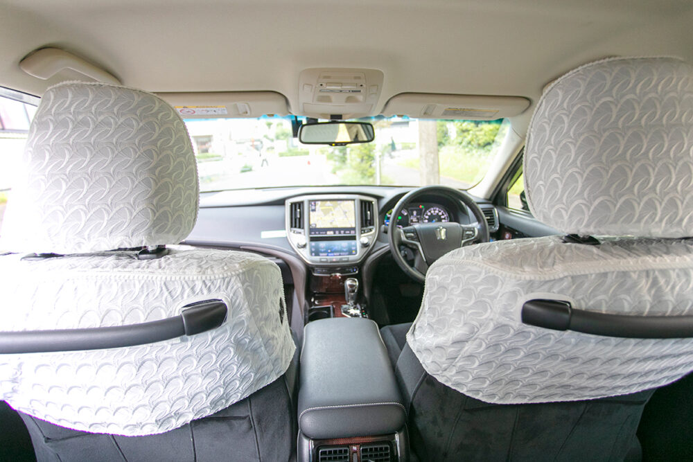Kens Osaka Taxi luxury sedan taxi image