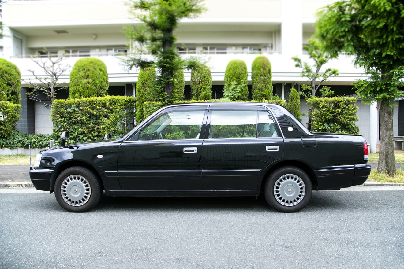 Kens Osaka Taxi standard sedan taxi crown image