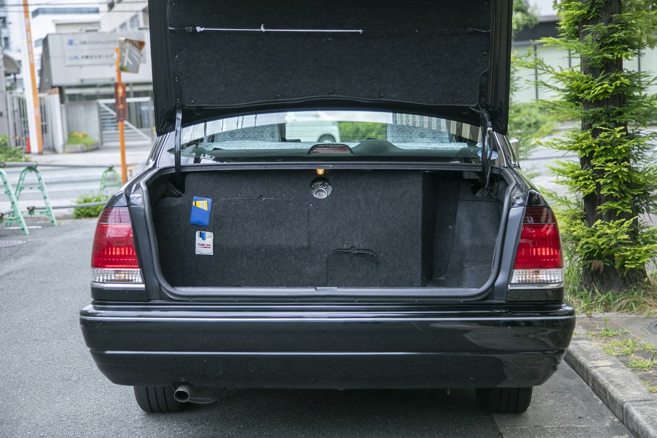 Kens Osaka Taxi standard sedan taxi crown image