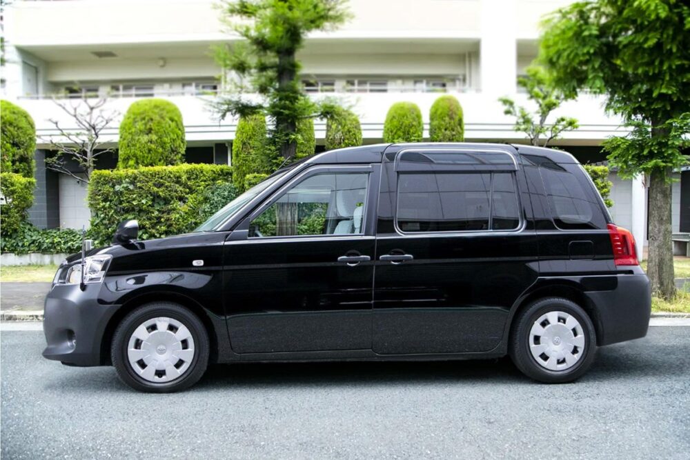 Kens Osaka Taxi standard sedan taxi crown comfort image
