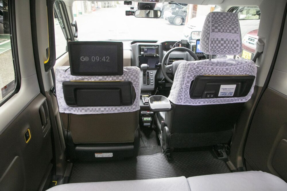 Kens Osaka Taxi standard sedan taxi crown comfort image