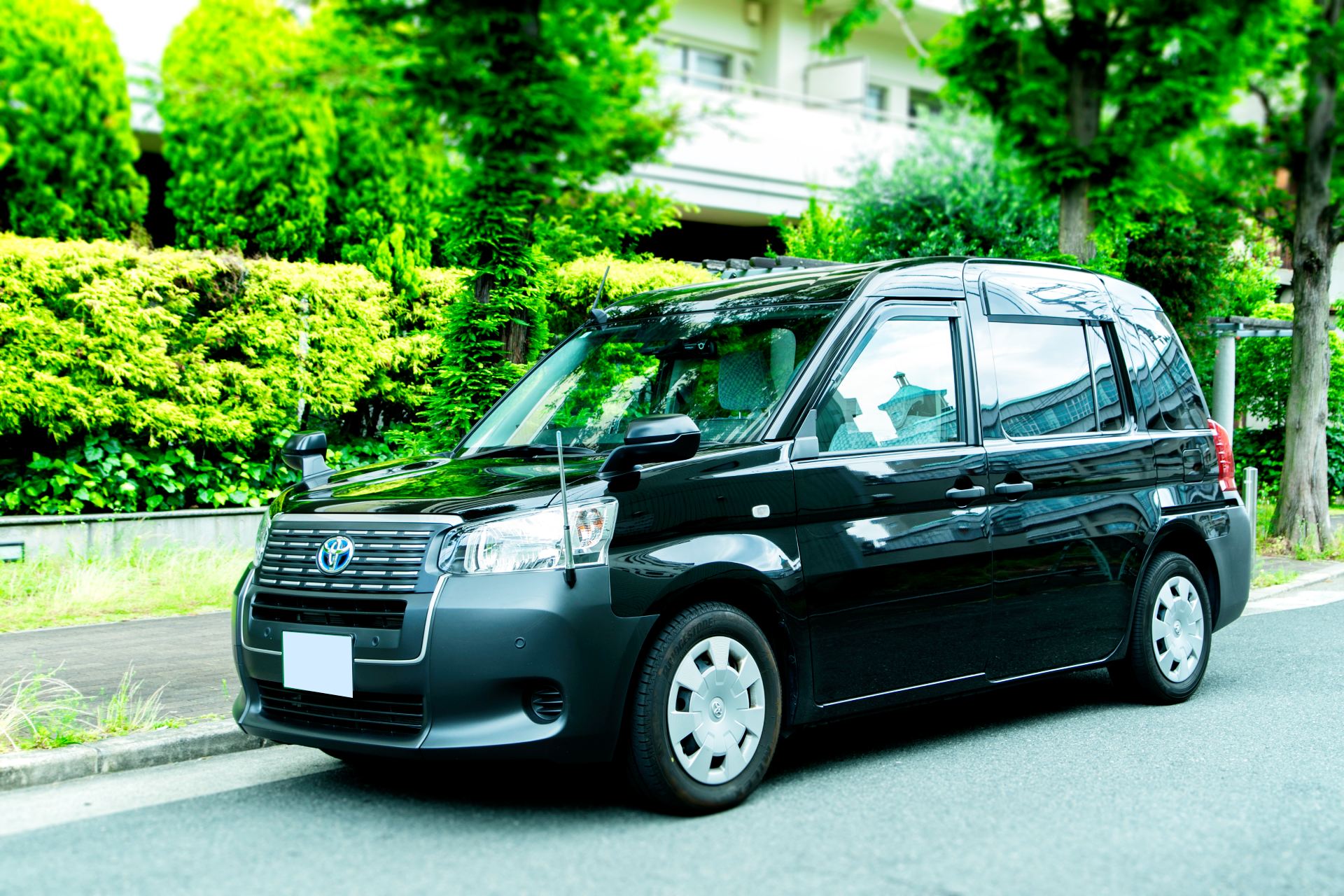 Trunk dimension of standard sedan taxi